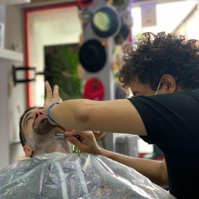 Corte De Pelo En La Peluqueria Para Hombre En Valladolid Kokoro Belleza Arreglo De Barba