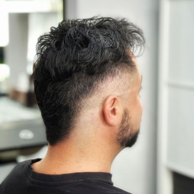 Corte De Pelo En La Peluqueria Para Hombre En Valladolid Kokoro Belleza Semilargo