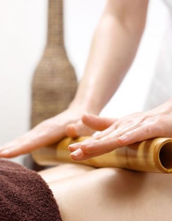 Masaje relajante con bambú en Valladolid